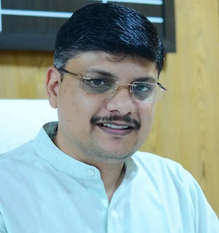 Dr. Ashwin N Dalvi
